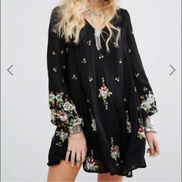 free people oxford embroidered dress Free People Blue Oxford Embroidered Dress Size Medium